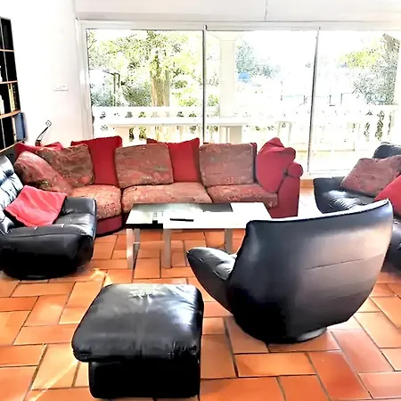 Spacieuse A Avec Piscine Privee Aimargues