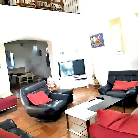 Spacieuse A Avec Piscine Privee Vila